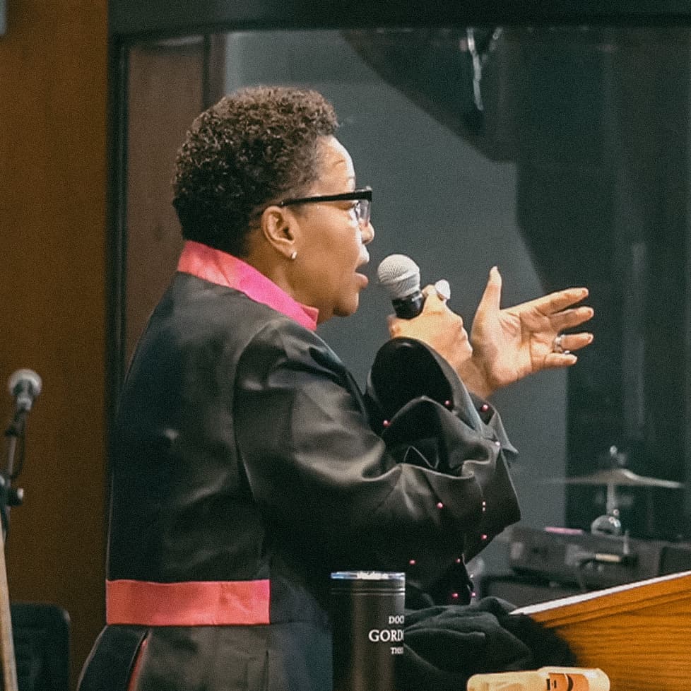 Rev. DiOnetta Jones Crayton preaching